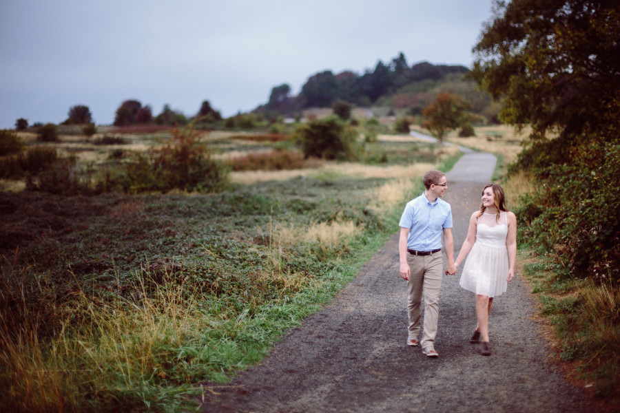 engagement photos at discovery park