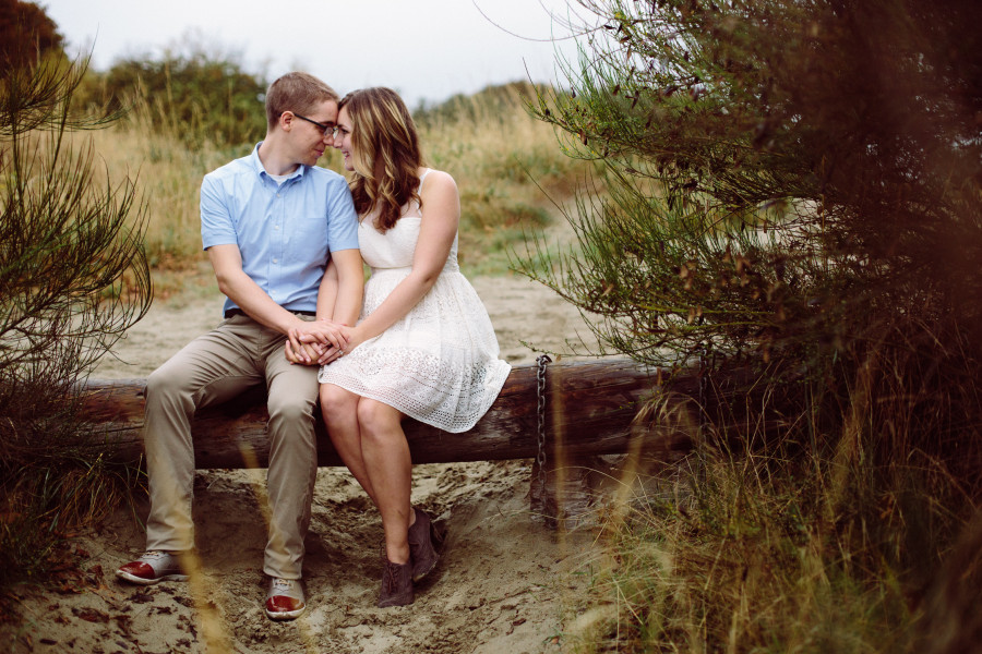 engagement photos at discovery park-018