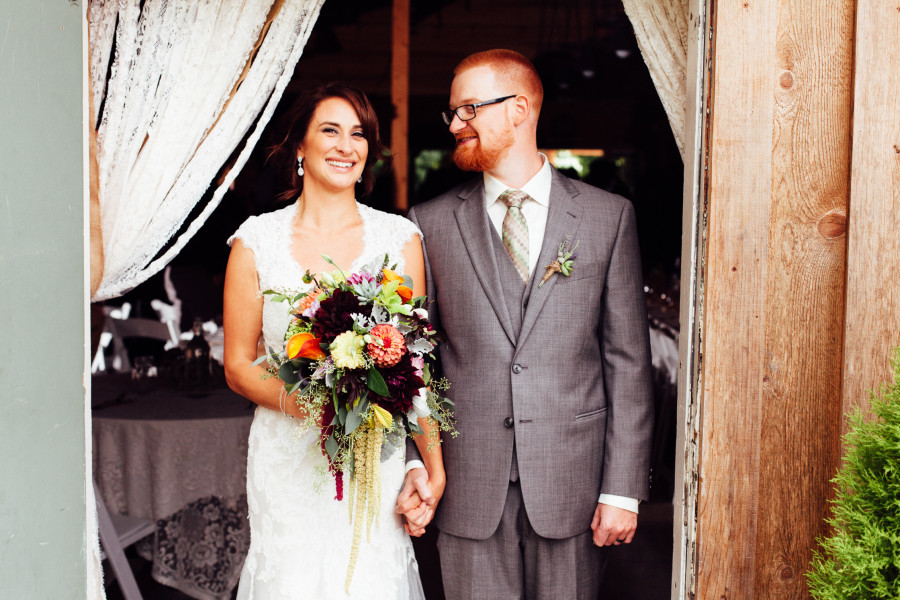 red cedar farm seattle wedding